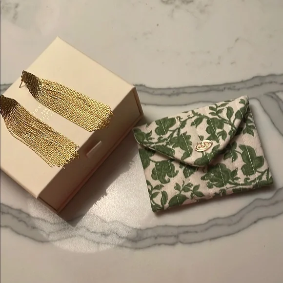 Sezane NEW classic chic Gold Chain Tassel Earrings with box and pouch 💕 - Picture 3 of 5